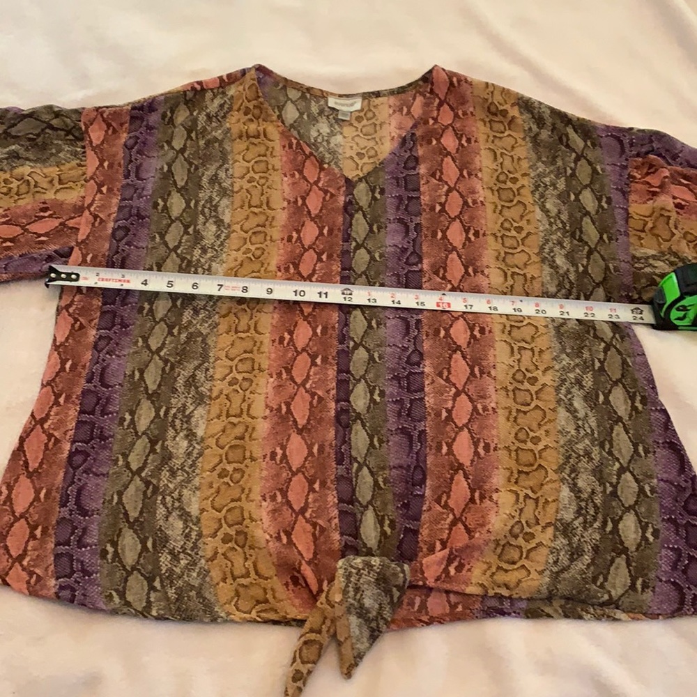 Avenue size 14–16 blouse